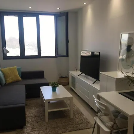 Apartment Tower's Flat 2 On The 30th Floor +wifi +digital Tv